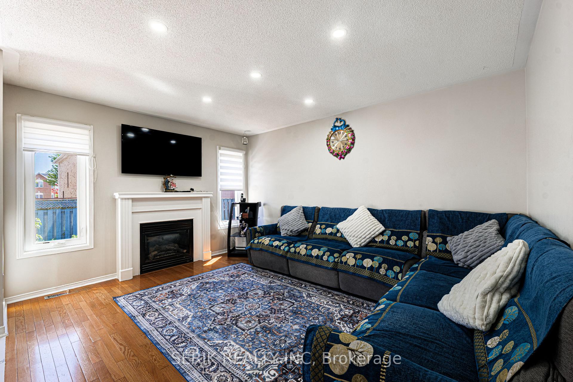 Photo 16 of 152 Monteith Crescent, Vaughan, Maple — HOMEH