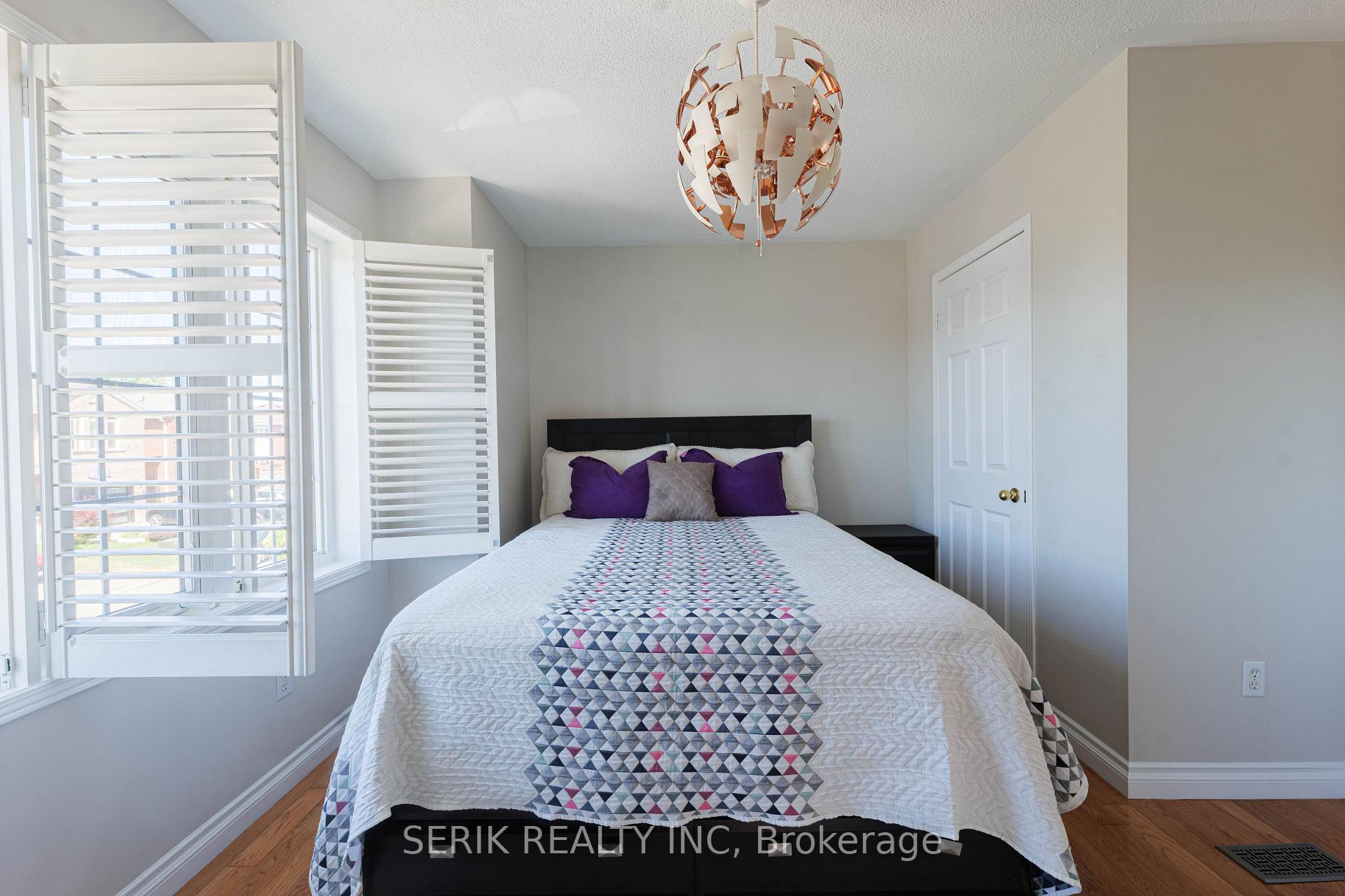 Photo 32 of 152 Monteith Crescent, Vaughan, Maple — HOMEH
