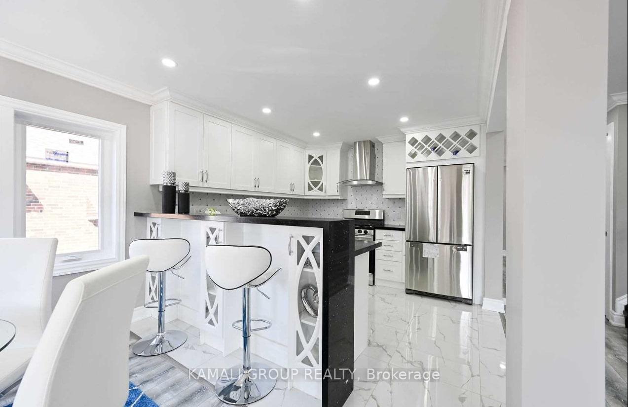Photo 8 of Unit MAIN, 39 Walter Avenue S, Hamilton, Normanhurst — HOMEH