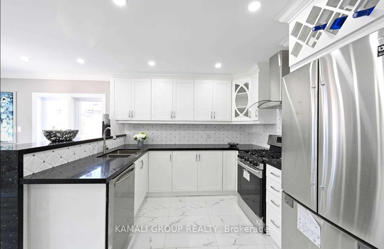 Photo 10 of Unit MAIN, 39 Walter Avenue S, Hamilton, Normanhurst — HOMEH