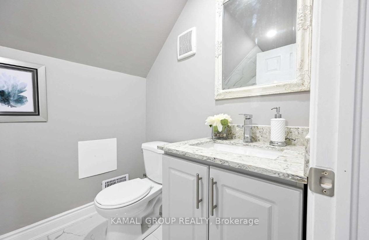 Photo 17 of Unit MAIN, 39 Walter Avenue S, Hamilton, Normanhurst — HOMEH