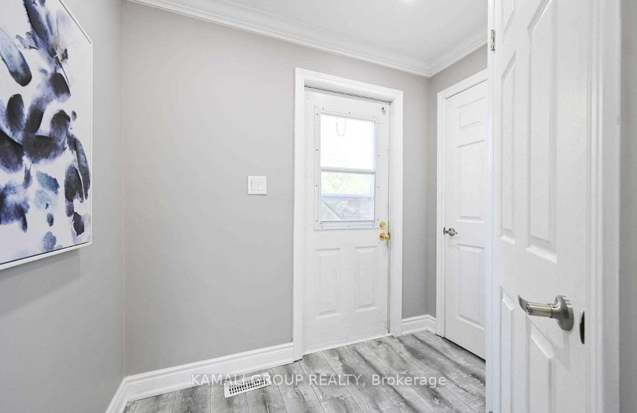 Photo 20 of Unit MAIN, 39 Walter Avenue S, Hamilton, Normanhurst — HOMEH