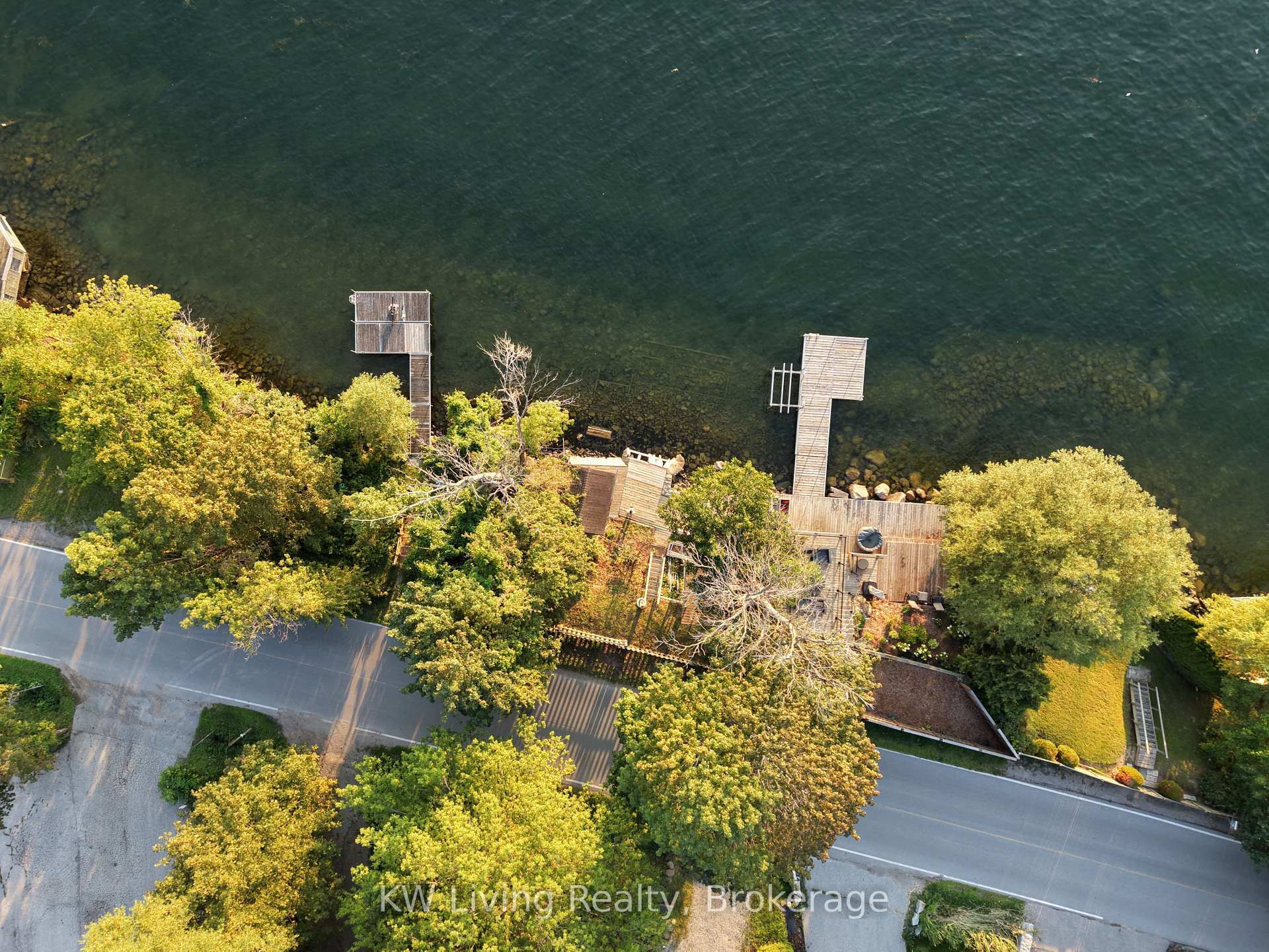 Photo 6 of 127 Lake Drive N, Georgina, Historic Lakeshore Communities — HOMEH