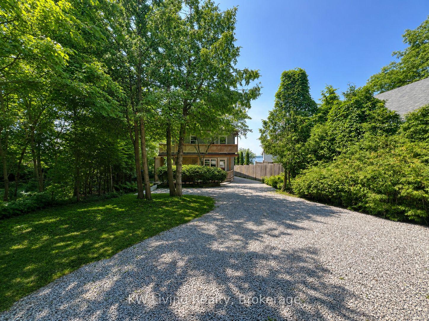 Photo 10 of 127 Lake Drive N, Georgina, Historic Lakeshore Communities — HOMEH