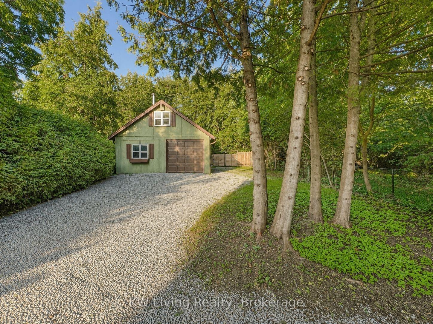 Photo 11 of 127 Lake Drive N, Georgina, Historic Lakeshore Communities — HOMEH