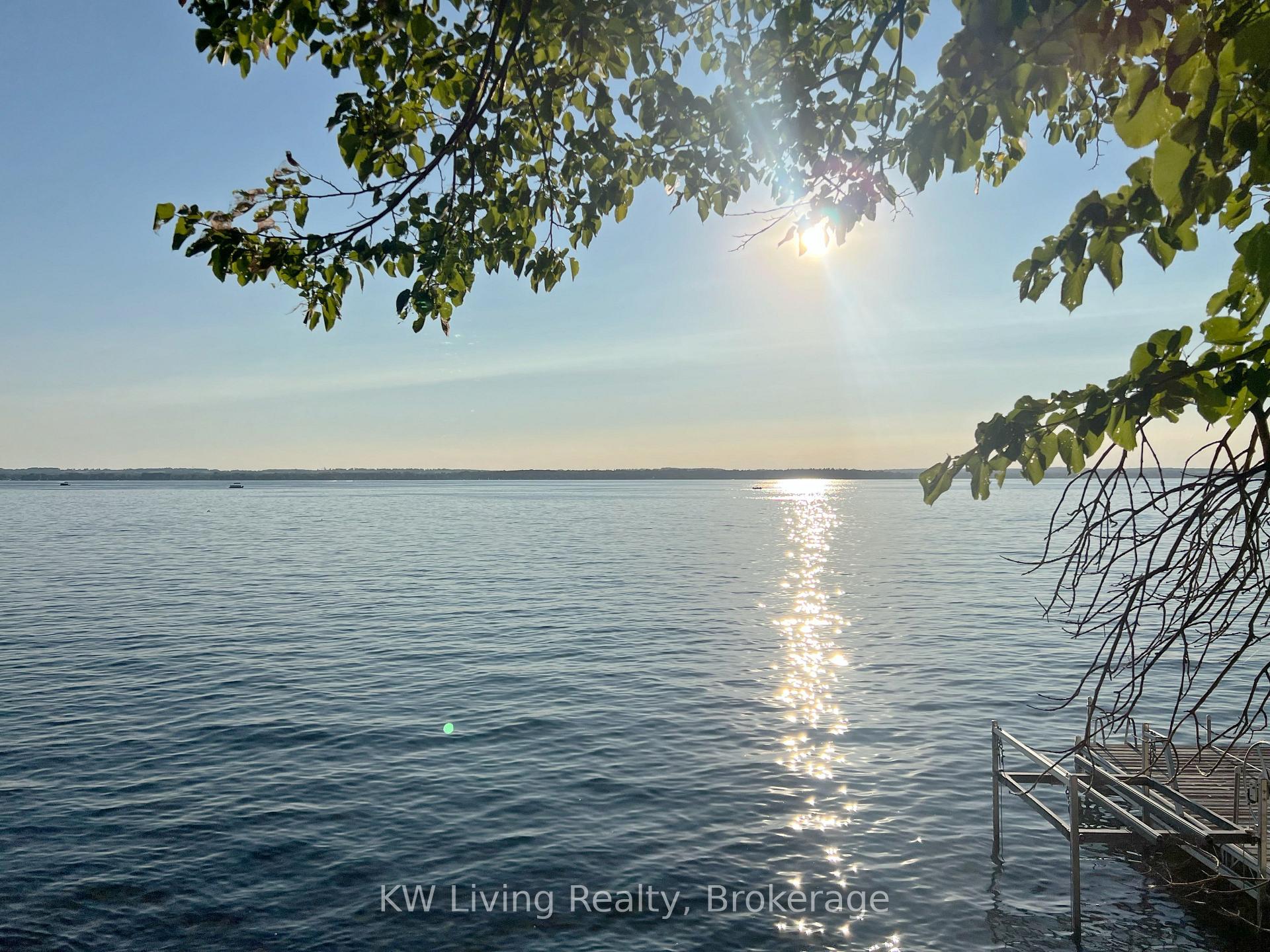 Photo 49 of 127 Lake Drive N, Georgina, Historic Lakeshore Communities — HOMEH