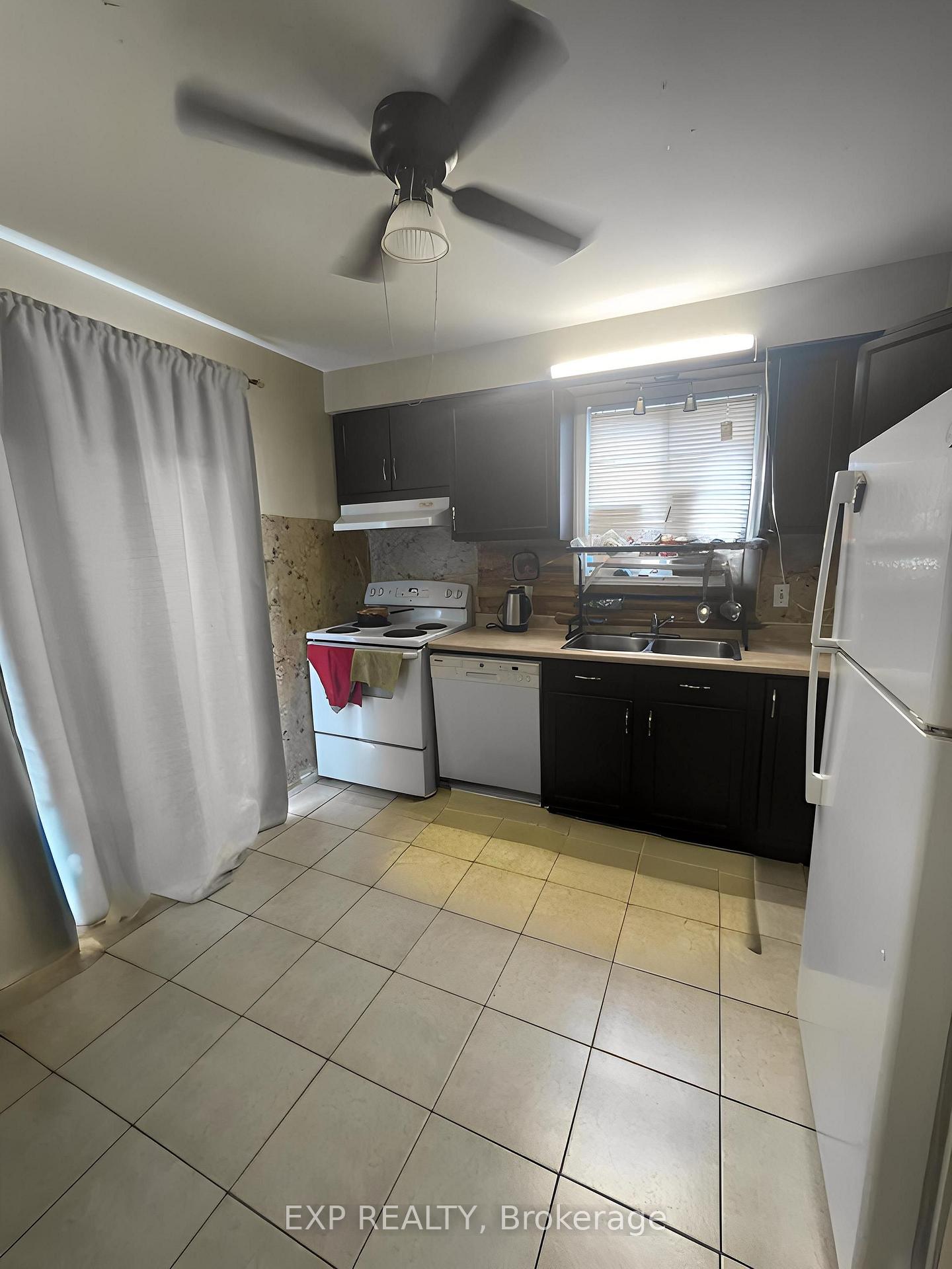 Photo 4 of 461 Red River Drive, Waterloo, Maple Hills — HOMEH