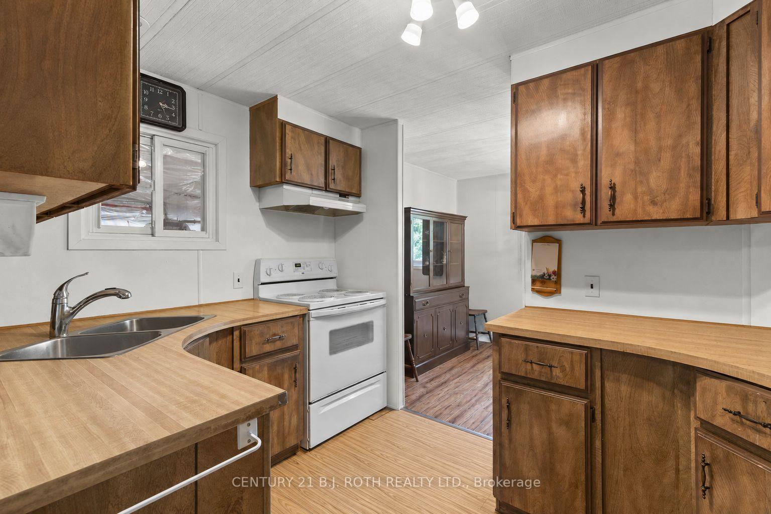 Photo 5 of 20 Cameron Drive, Oro-Medonte, Rural Oro-Medonte — HOMEH