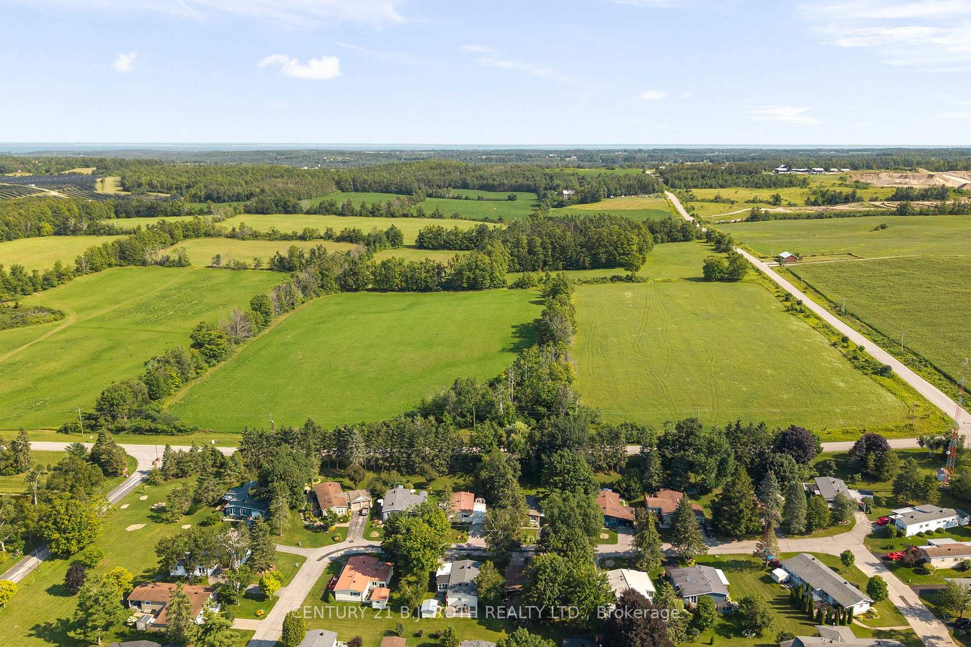 Photo 23 of 20 Cameron Drive, Oro-Medonte, Rural Oro-Medonte — HOMEH