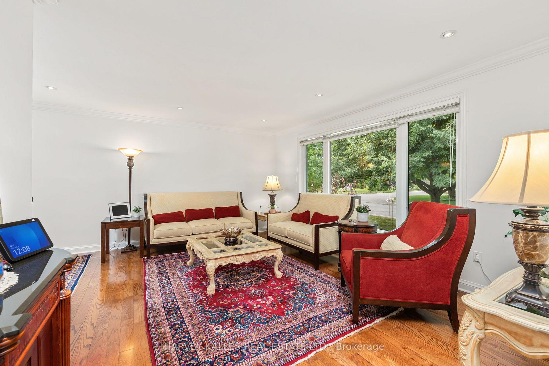 Photo 4 of 32 Acton Avenue, North York, Bathurst Manor — HOMEH