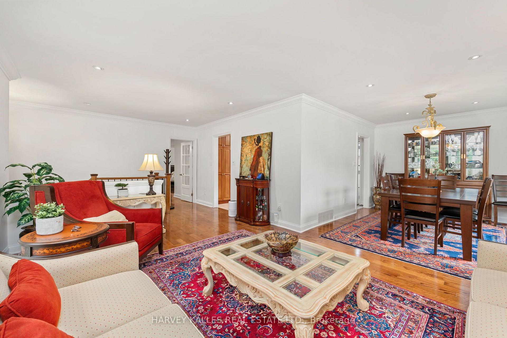 Photo 7 of 32 Acton Avenue, North York, Bathurst Manor — HOMEH