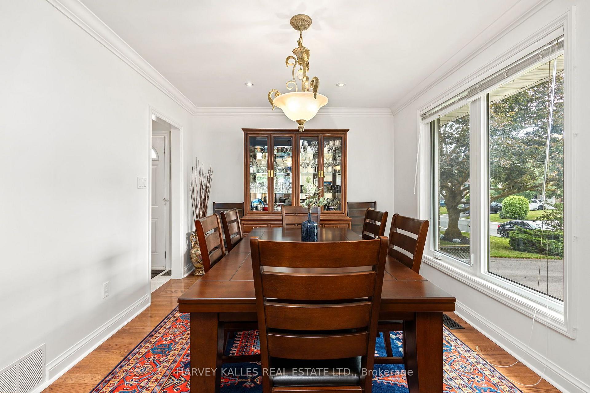 Photo 8 of 32 Acton Avenue, North York, Bathurst Manor — HOMEH