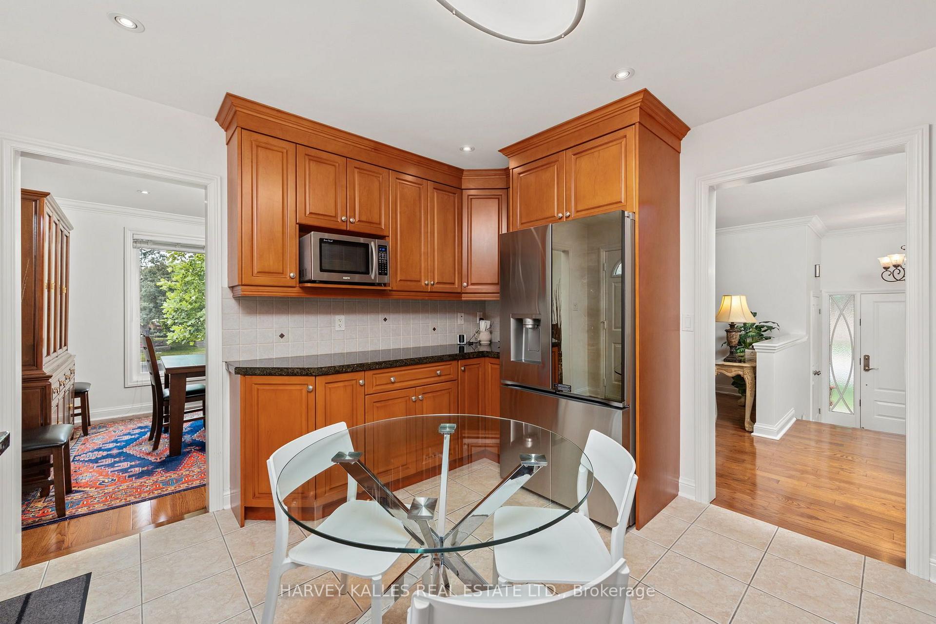 Photo 12 of 32 Acton Avenue, North York, Bathurst Manor — HOMEH