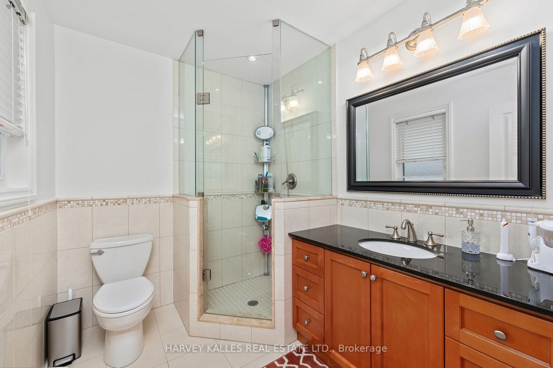 Photo 18 of 32 Acton Avenue, North York, Bathurst Manor — HOMEH