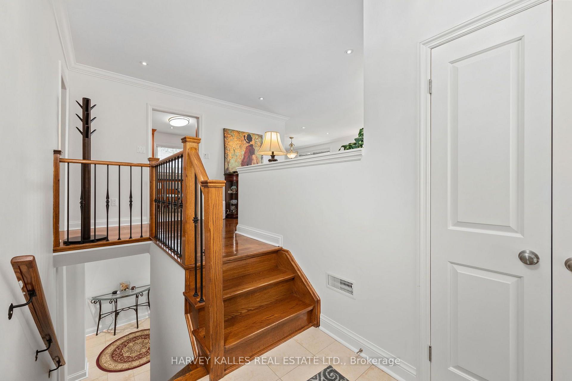 Photo 19 of 32 Acton Avenue, North York, Bathurst Manor — HOMEH