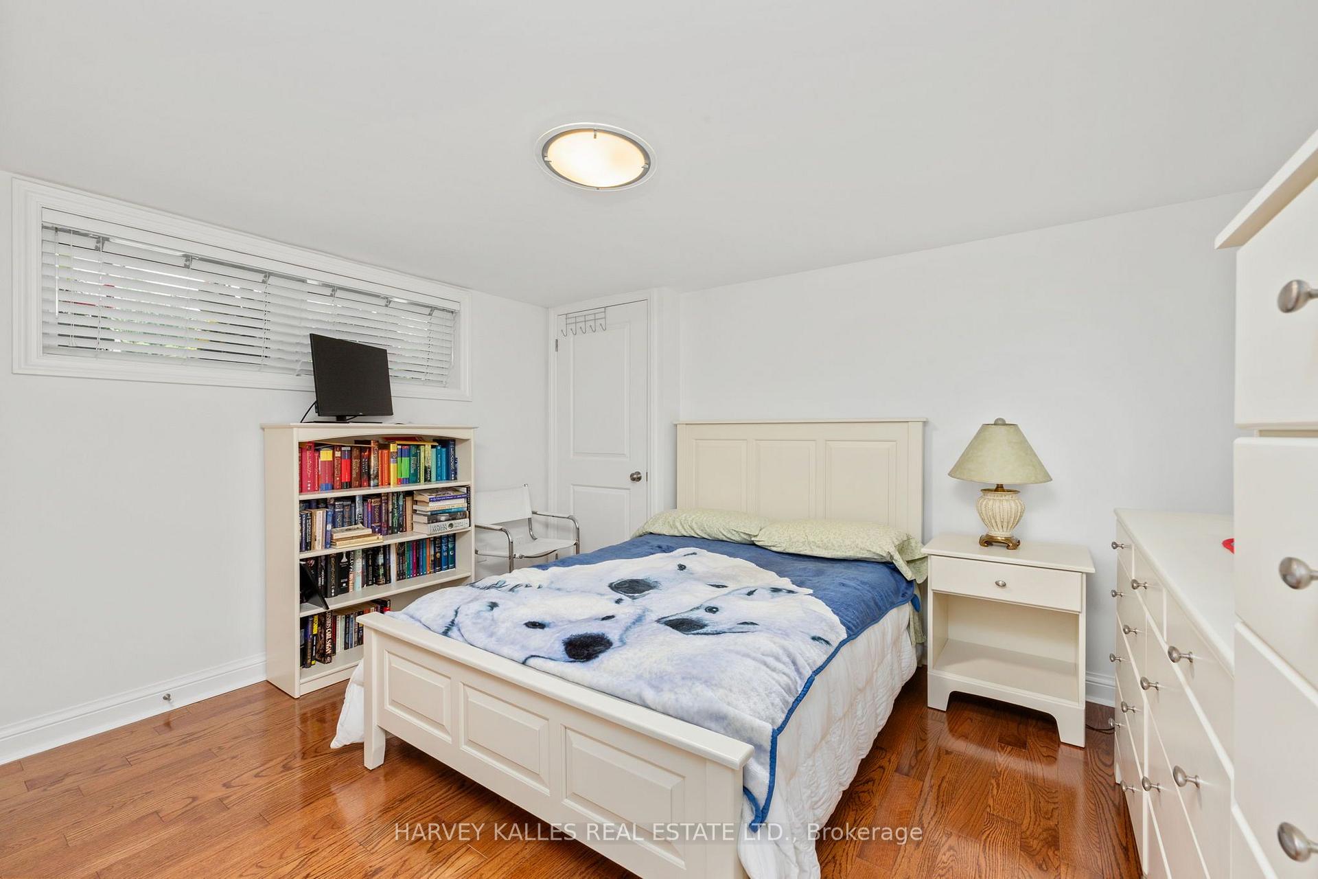 Photo 23 of 32 Acton Avenue, North York, Bathurst Manor — HOMEH