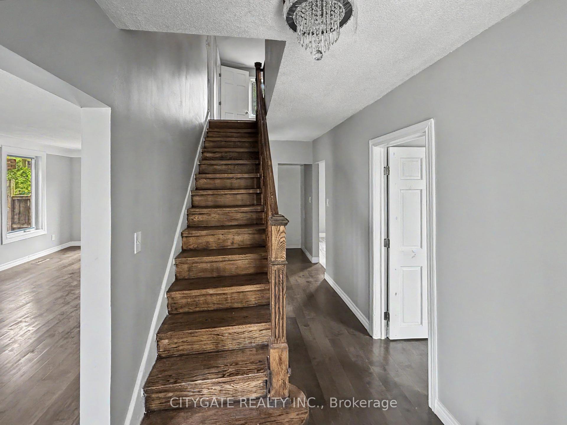Photo 2 of 687 Upper James Street, Hamilton, Balfour — HOMEH