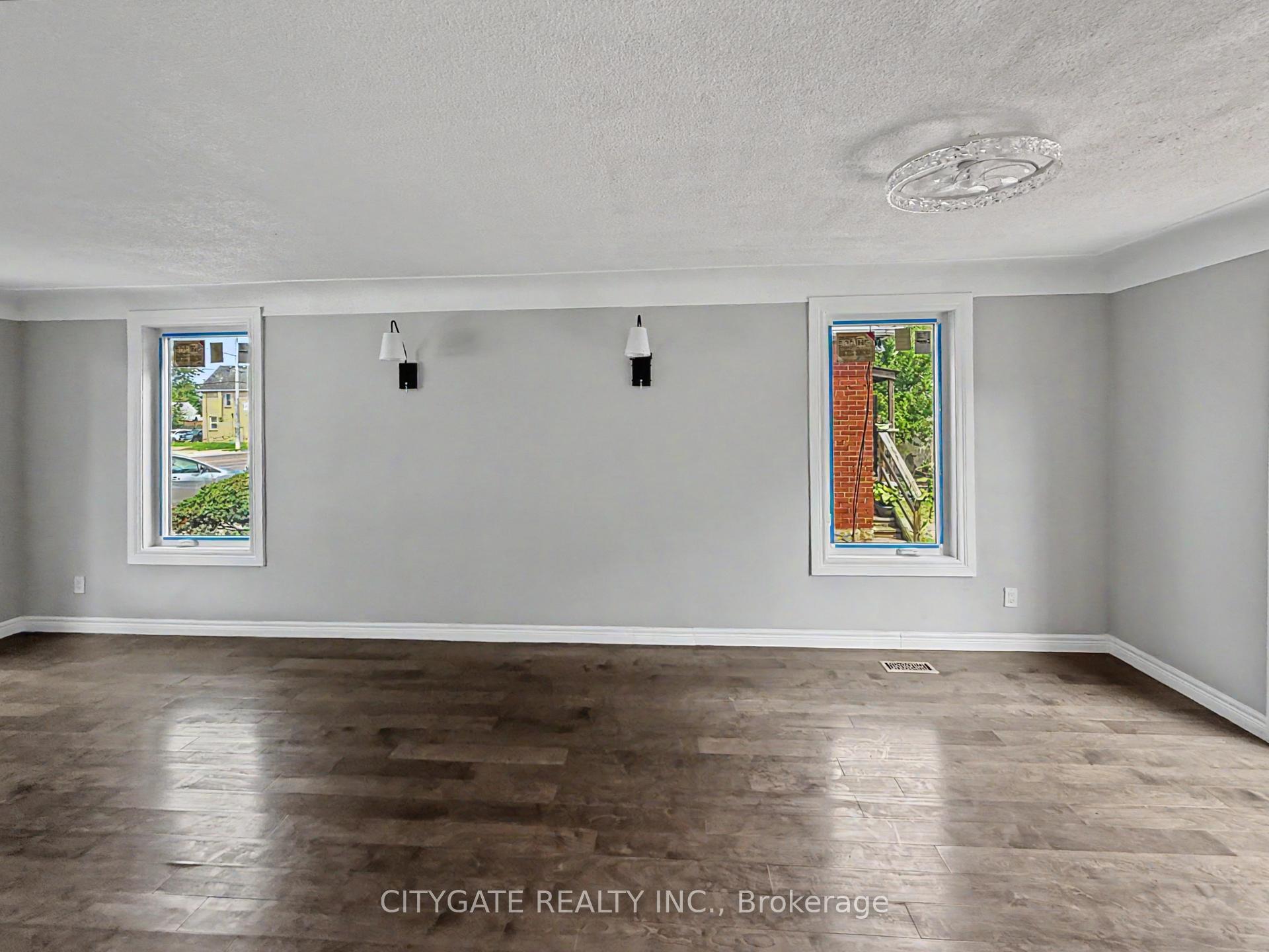 Photo 4 of 687 Upper James Street, Hamilton, Balfour — HOMEH