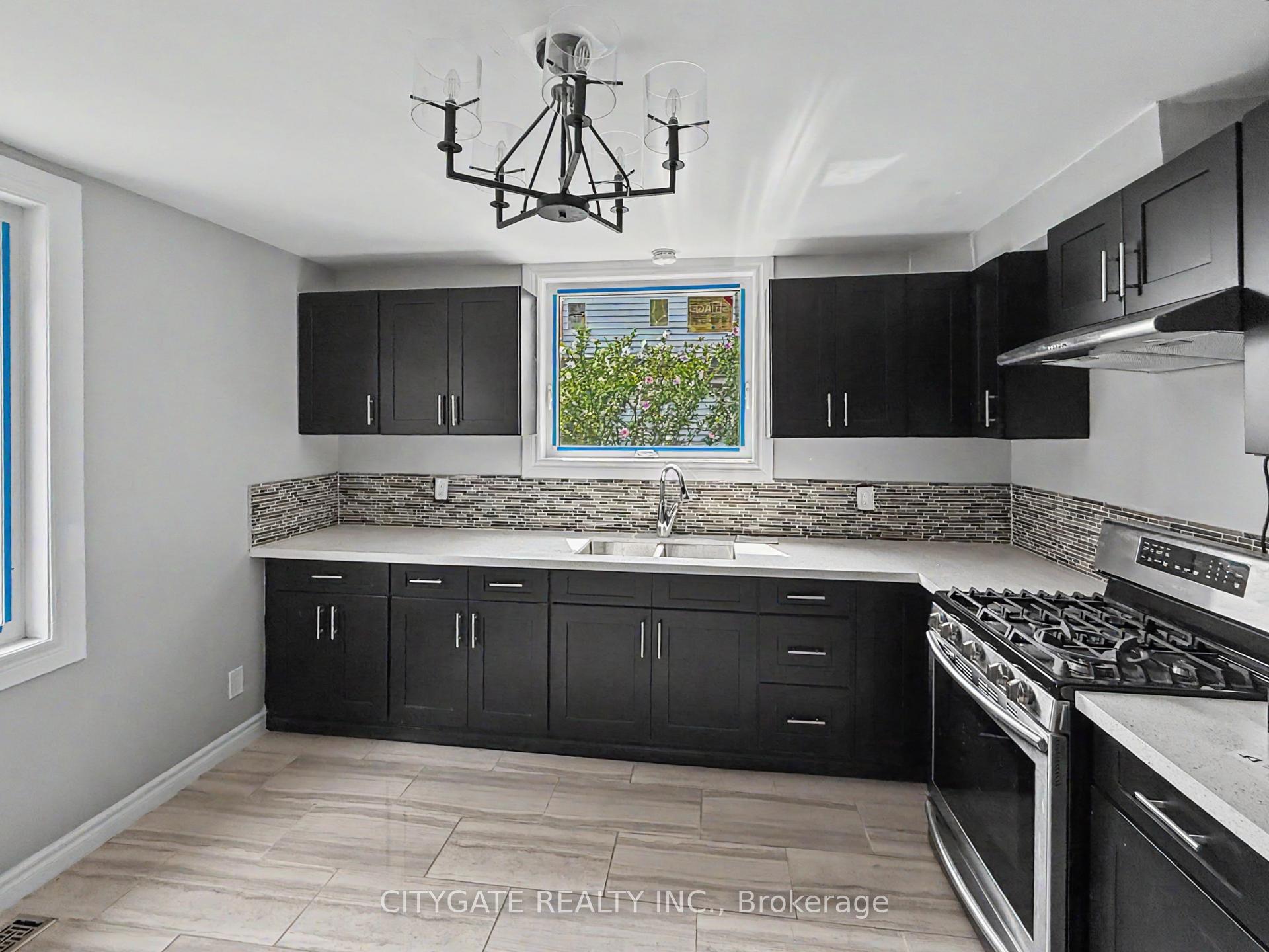 Photo 5 of 687 Upper James Street, Hamilton, Balfour — HOMEH