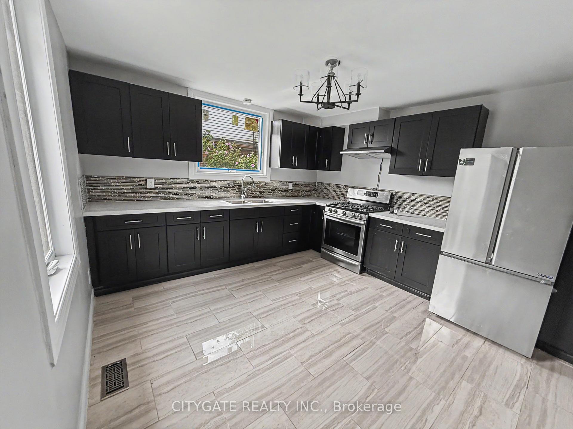 Photo 7 of 687 Upper James Street, Hamilton, Balfour — HOMEH