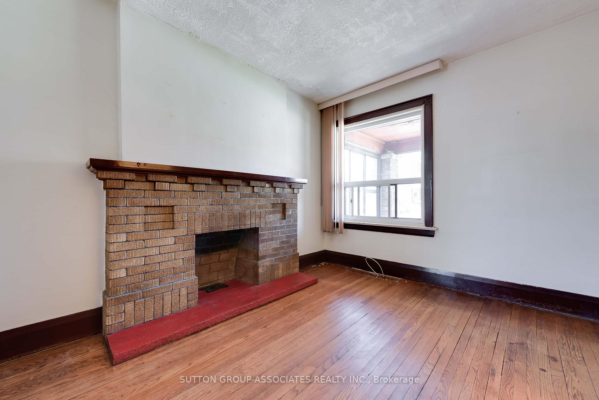 Photo 5 of 155 Earlsdale Avenue, Toronto, Oakwood Village — HOMEH