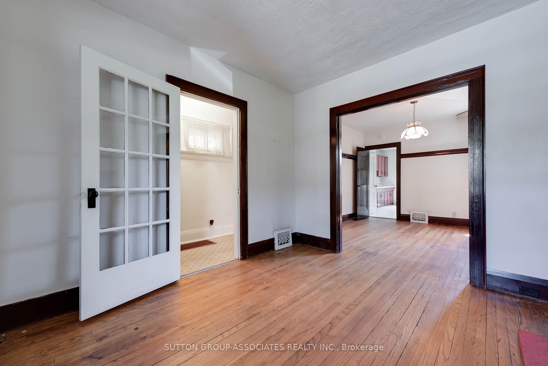 Photo 6 of 155 Earlsdale Avenue, Toronto, Oakwood Village — HOMEH