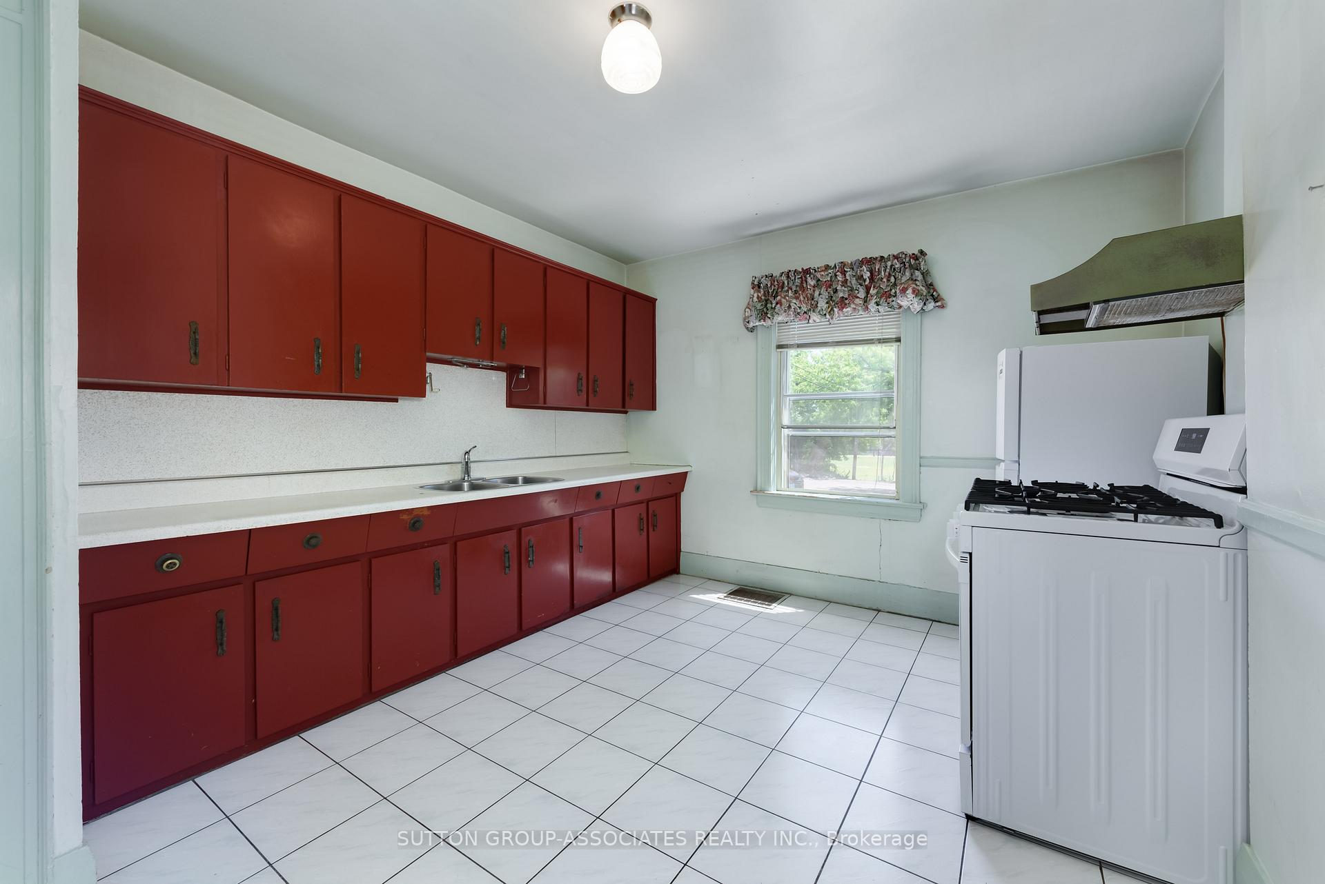 Photo 10 of 155 Earlsdale Avenue, Toronto, Oakwood Village — HOMEH