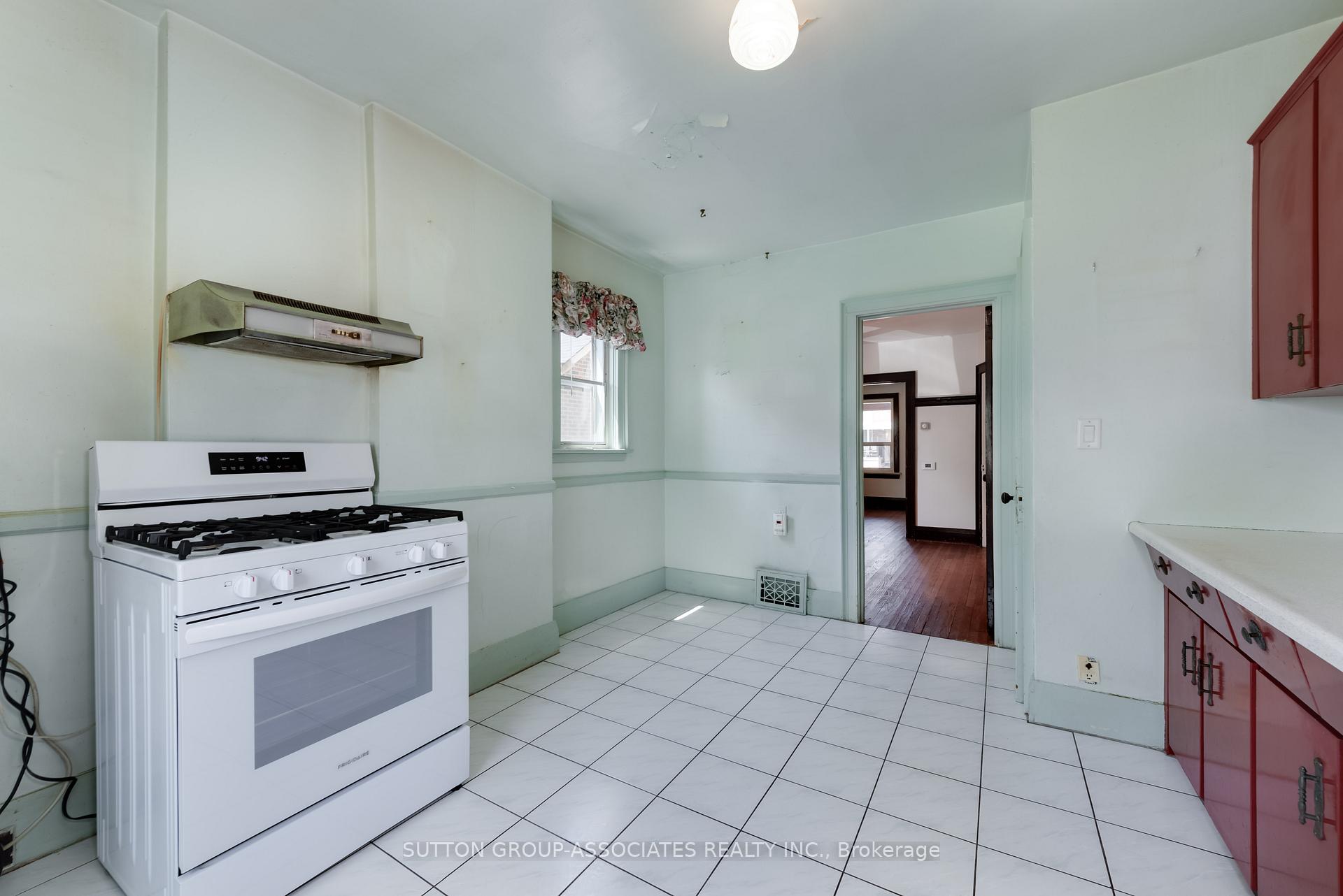 Photo 12 of 155 Earlsdale Avenue, Toronto, Oakwood Village — HOMEH