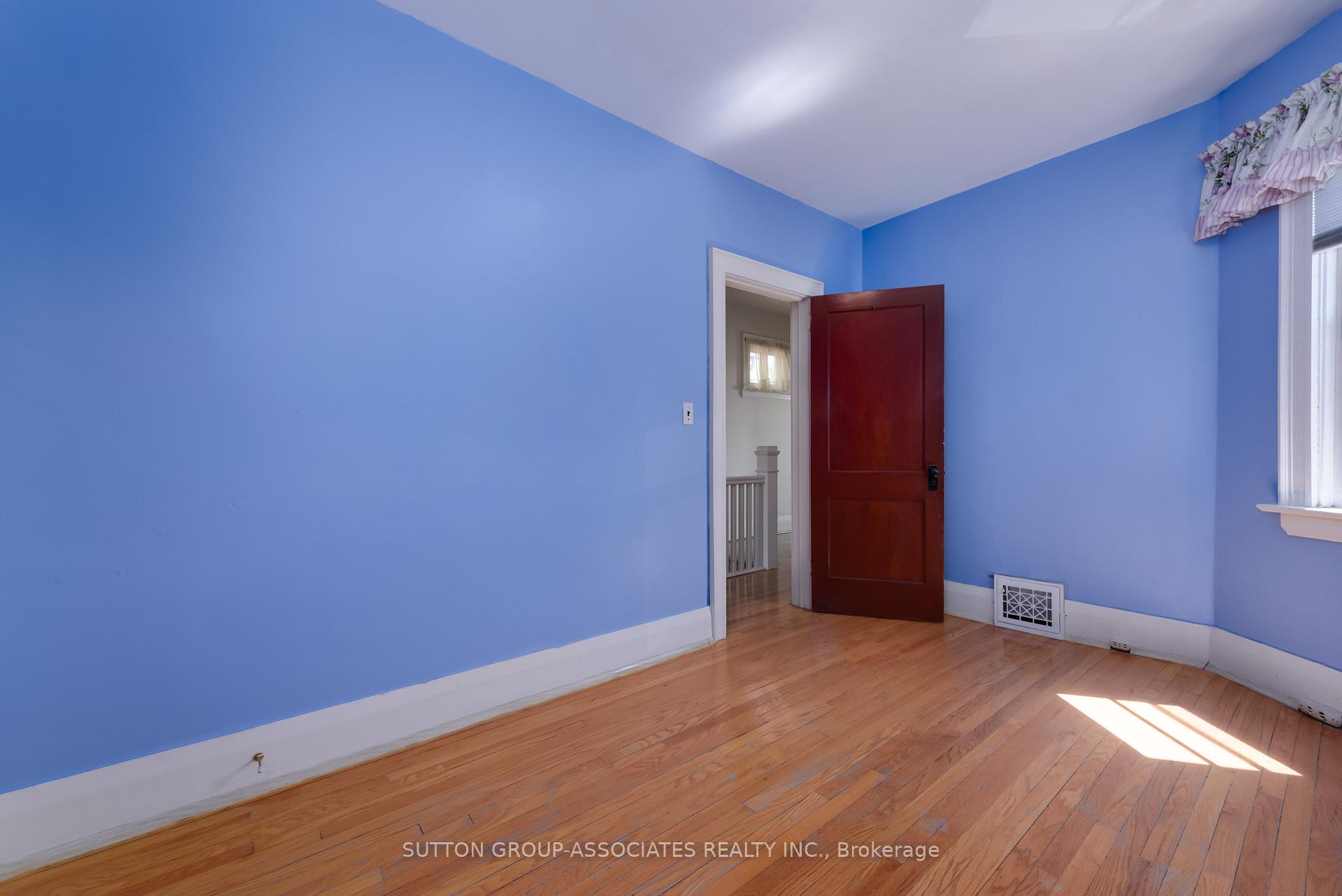 Photo 19 of 155 Earlsdale Avenue, Toronto, Oakwood Village — HOMEH