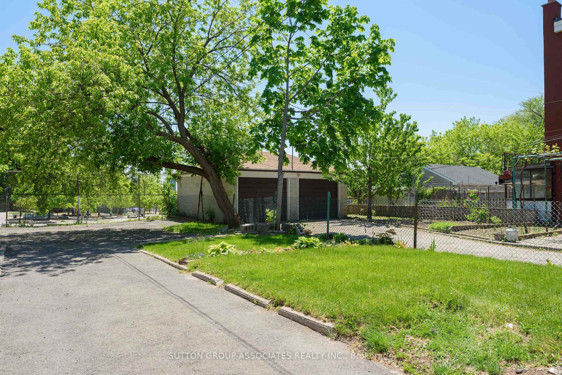 Photo 25 of 155 Earlsdale Avenue, Toronto, Oakwood Village — HOMEH