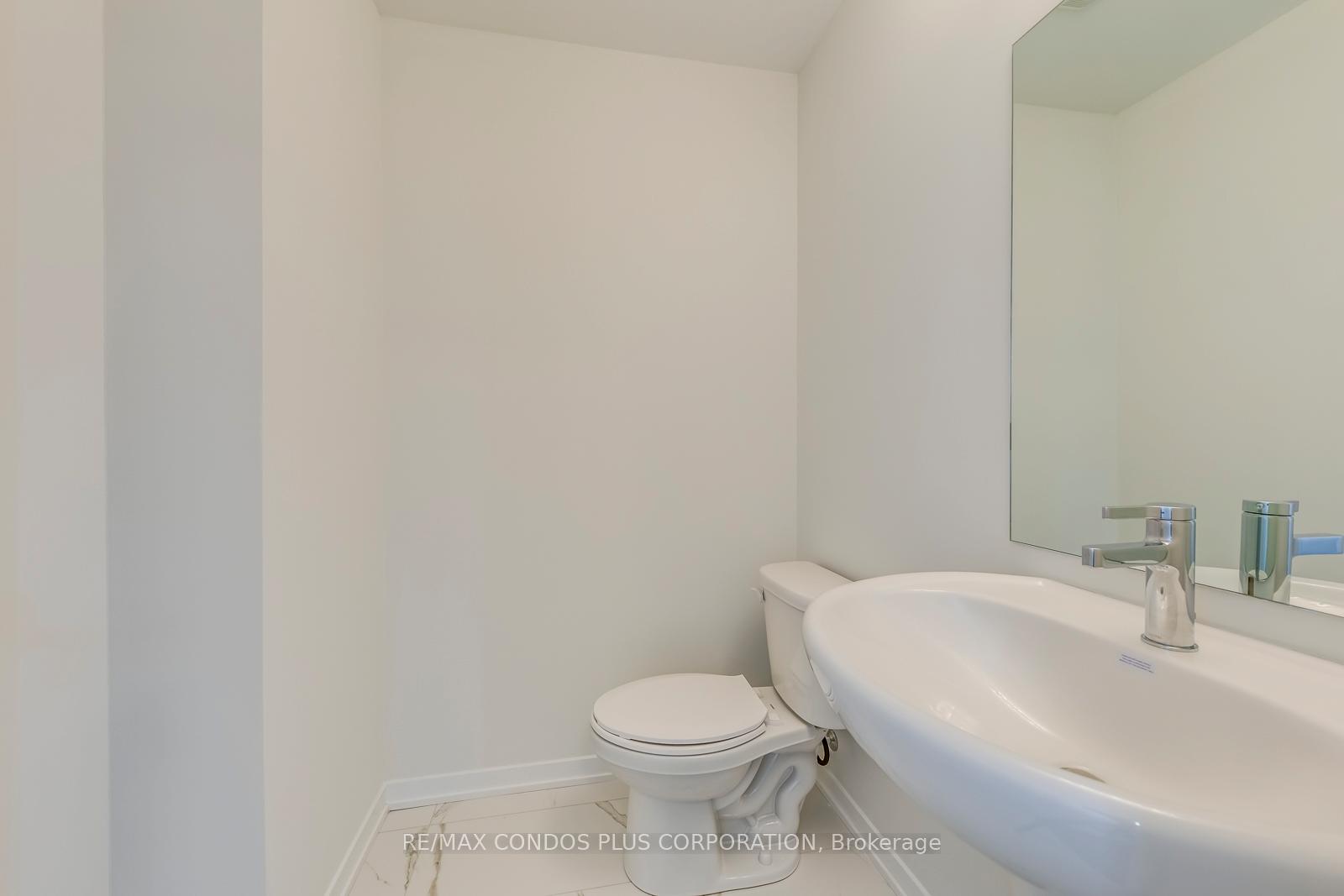 Photo 9 of Unit 281, 140 Honeycrisp Crescent, Vaughan, Vaughan Corporate Centre — HOMEH