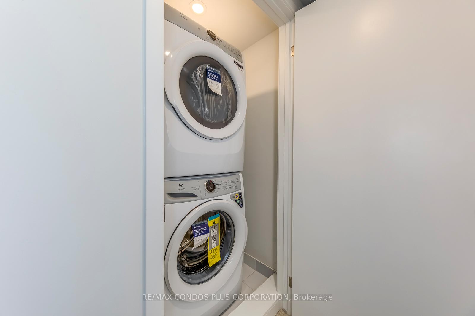 Photo 17 of Unit 281, 140 Honeycrisp Crescent, Vaughan, Vaughan Corporate Centre — HOMEH