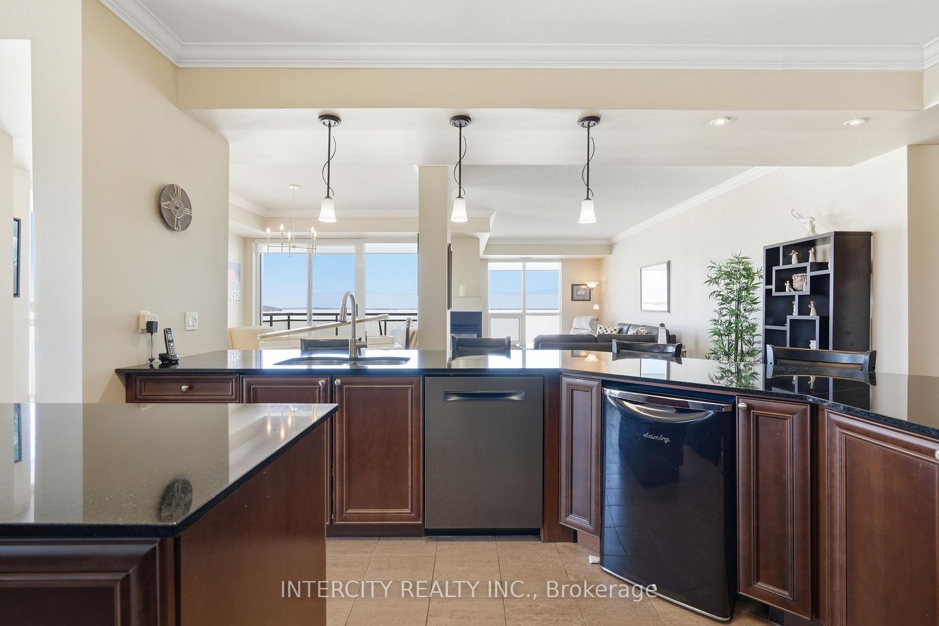 Photo 4 of Unit 901, 699 Aberdeen Boulevard, Midland — HOMEH