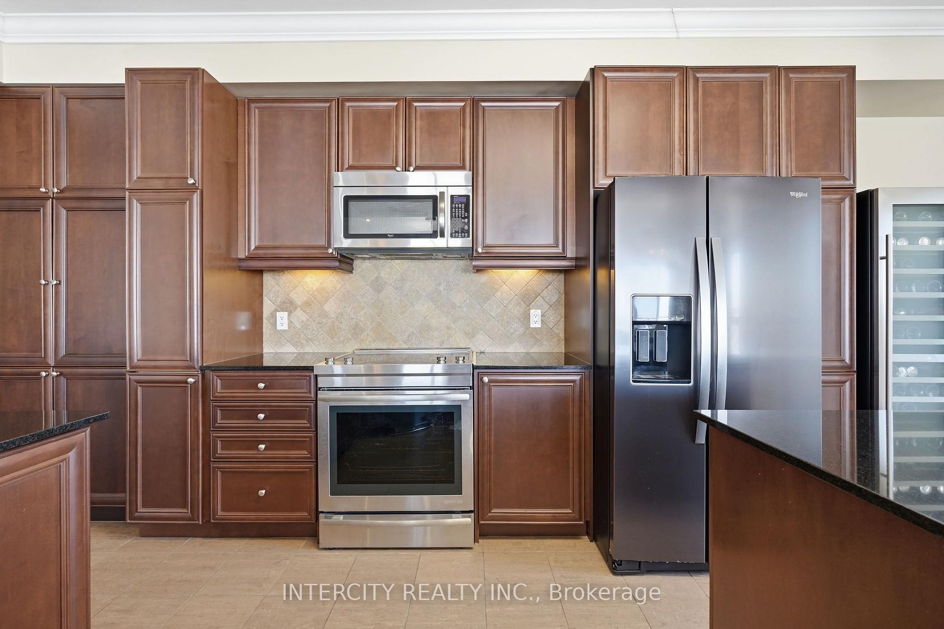Photo 6 of Unit 901, 699 Aberdeen Boulevard, Midland — HOMEH