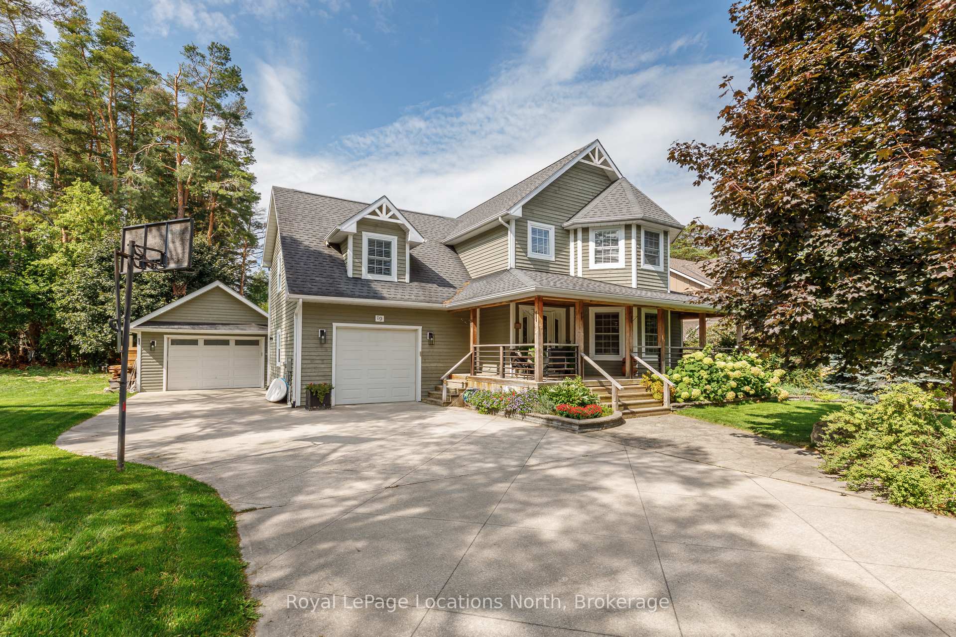 Photo 2 of 19 Melville Street, Clearview, Nottawa — HOMEH