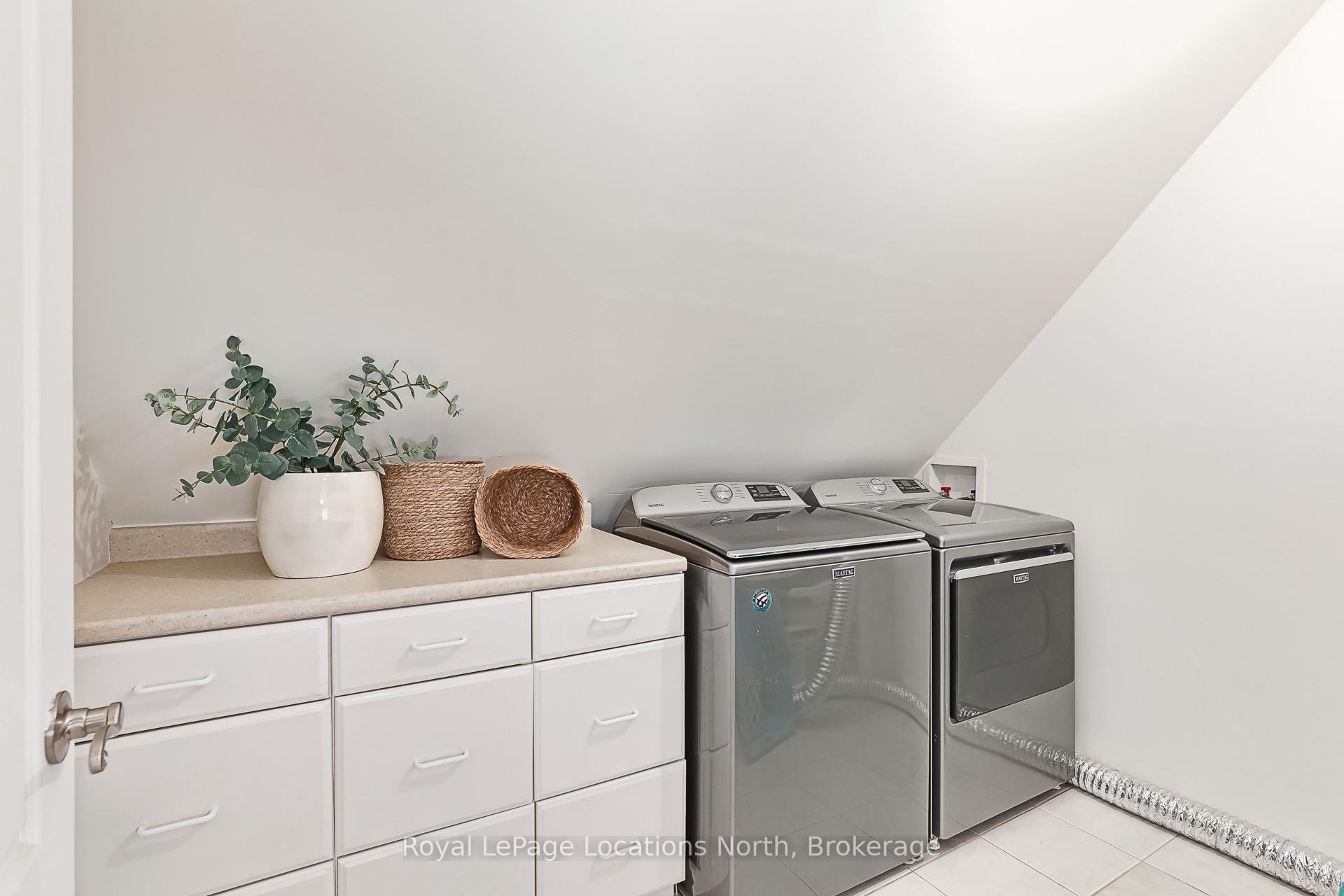 Photo 16 of 19 Melville Street, Clearview, Nottawa — HOMEH