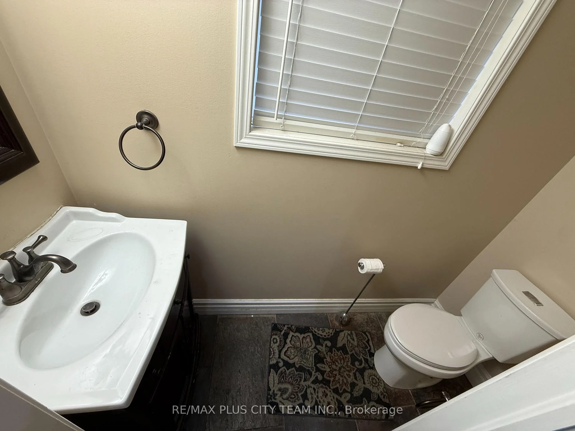Photo 8 of 844 Luxton Drive, Milton, Beaty — HOMEH
