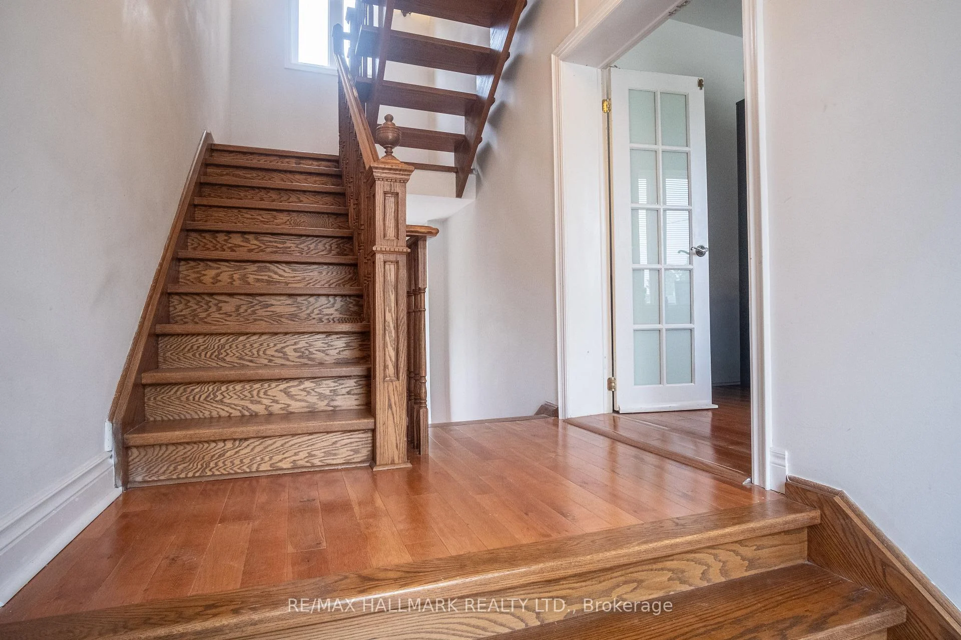 Photo 17 of 6 Griggsden Avenue, Etobicoke, Humber Heights — HOMEH