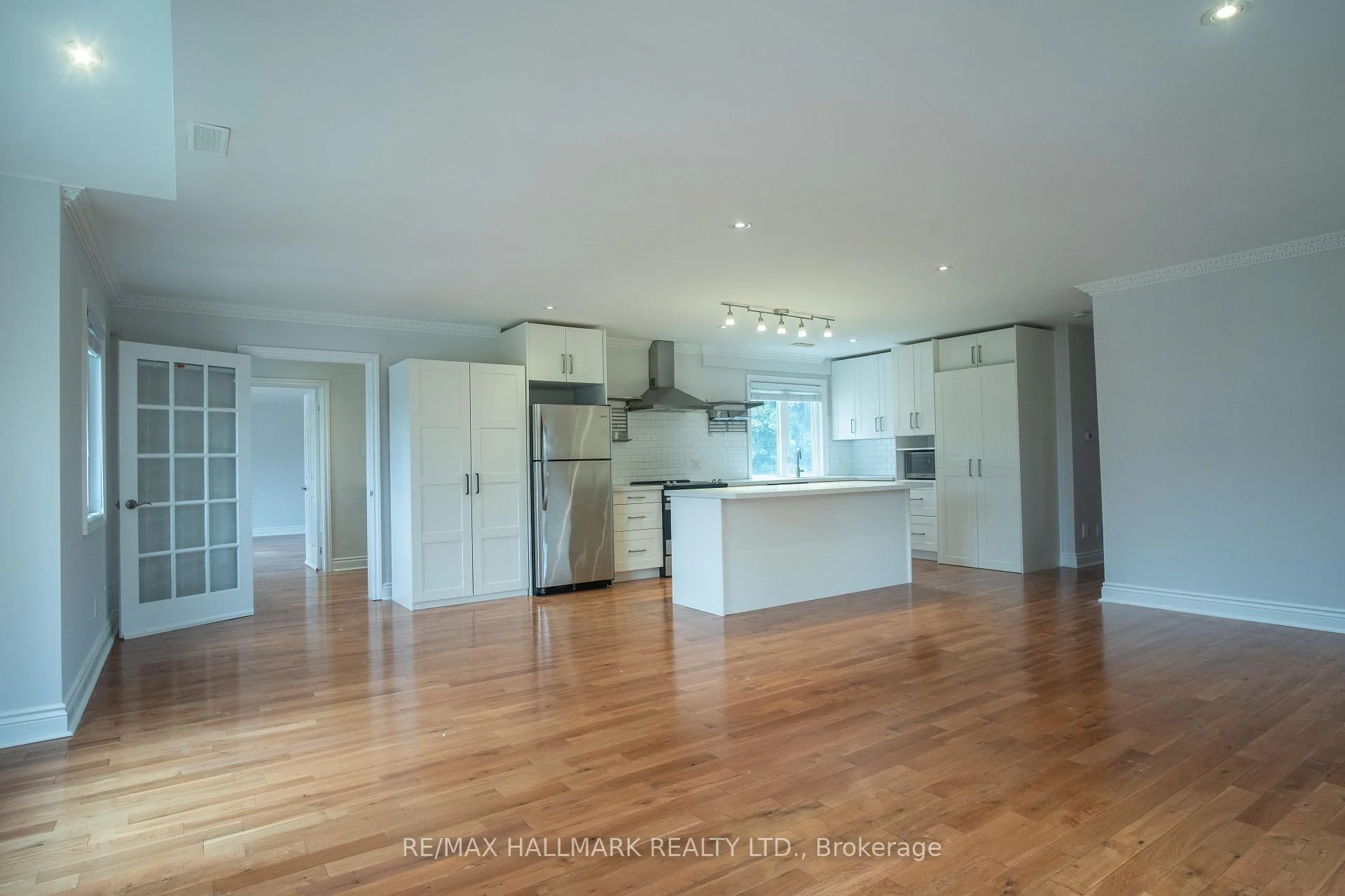 Photo 6 of 6 Griggsden Avenue, Etobicoke, Humber Heights — HOMEH