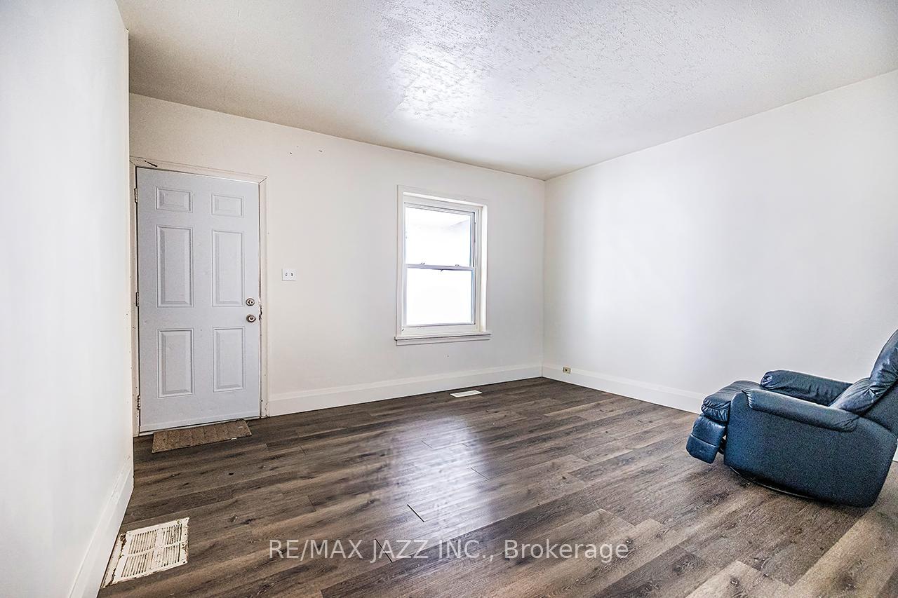 Photo 7 of 548 Front Street, Oshawa, Central — HOMEH