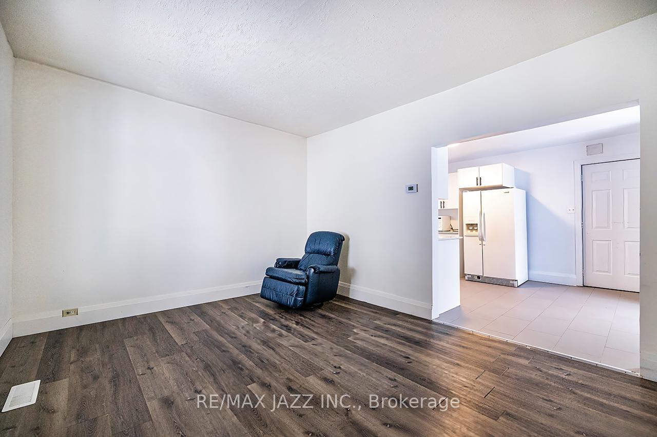 Photo 8 of 548 Front Street, Oshawa, Central — HOMEH