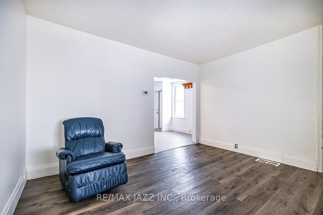 Photo 9 of 548 Front Street, Oshawa, Central — HOMEH
