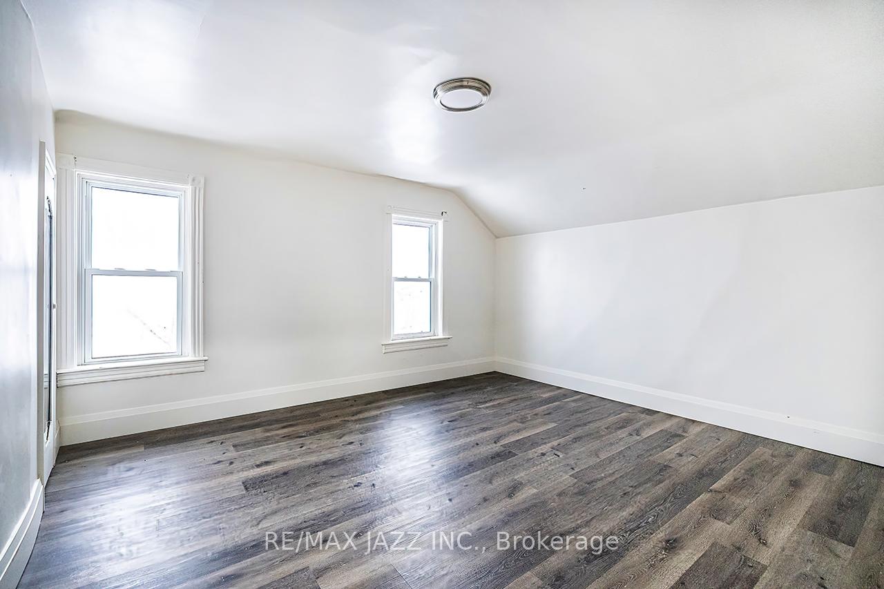 Photo 10 of 548 Front Street, Oshawa, Central — HOMEH