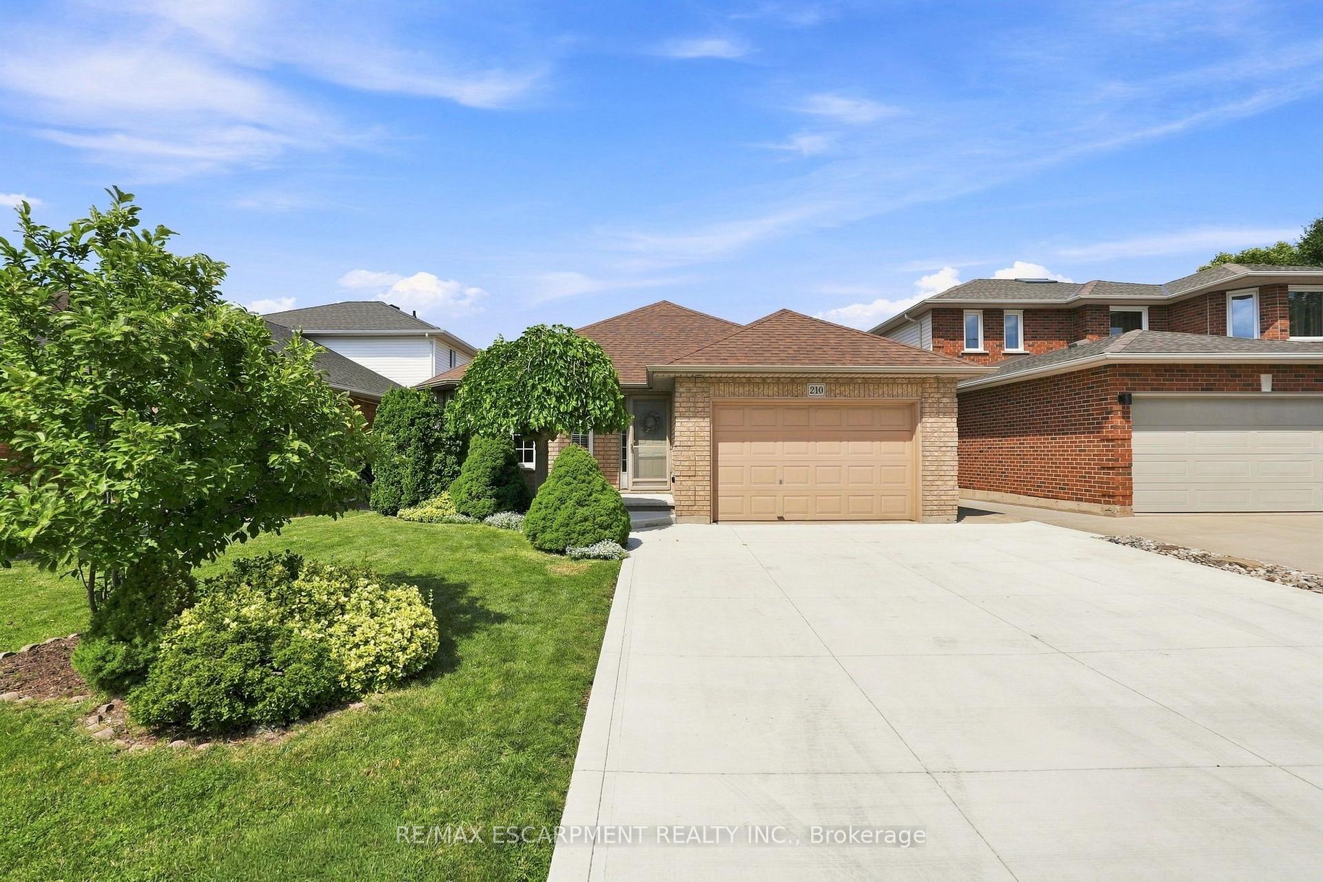 Photo 2 of 210 Bastille Street, Hamilton, Barnstown — HOMEH