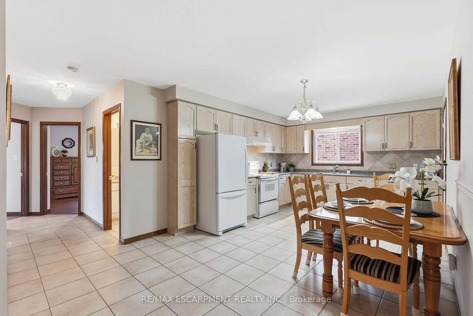Photo 12 of 210 Bastille Street, Hamilton, Barnstown — HOMEH