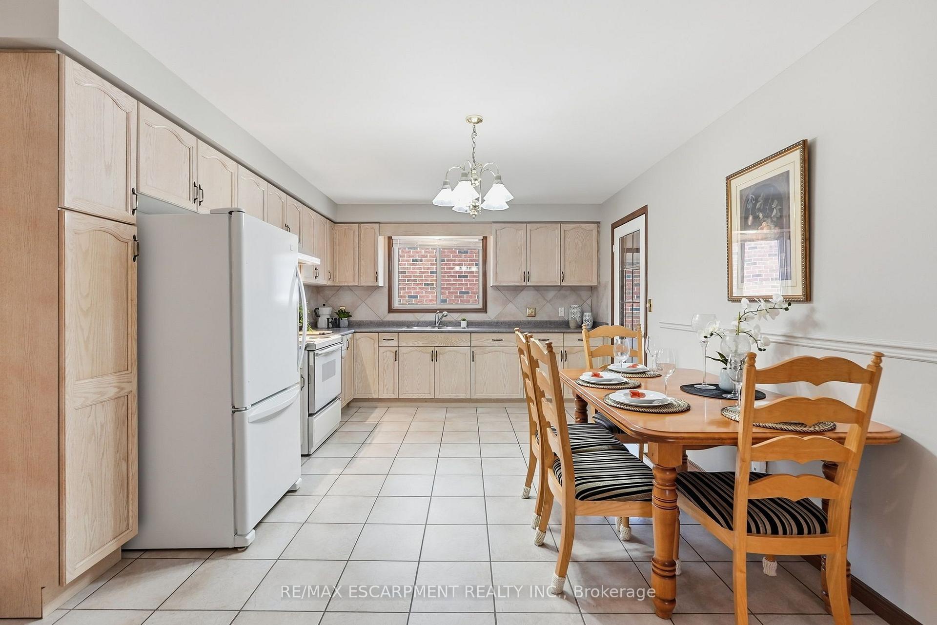 Photo 13 of 210 Bastille Street, Hamilton, Barnstown — HOMEH