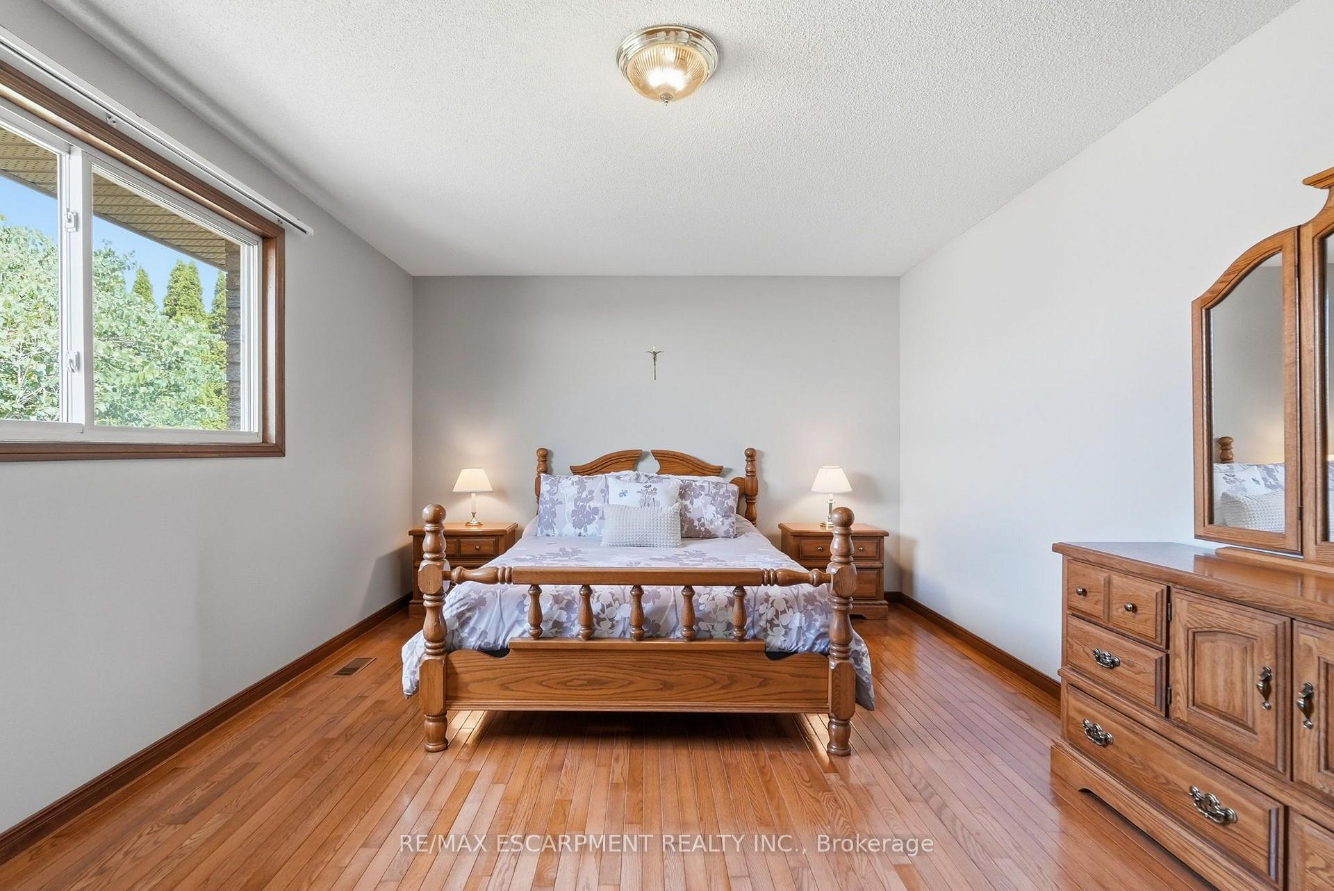 Photo 16 of 210 Bastille Street, Hamilton, Barnstown — HOMEH