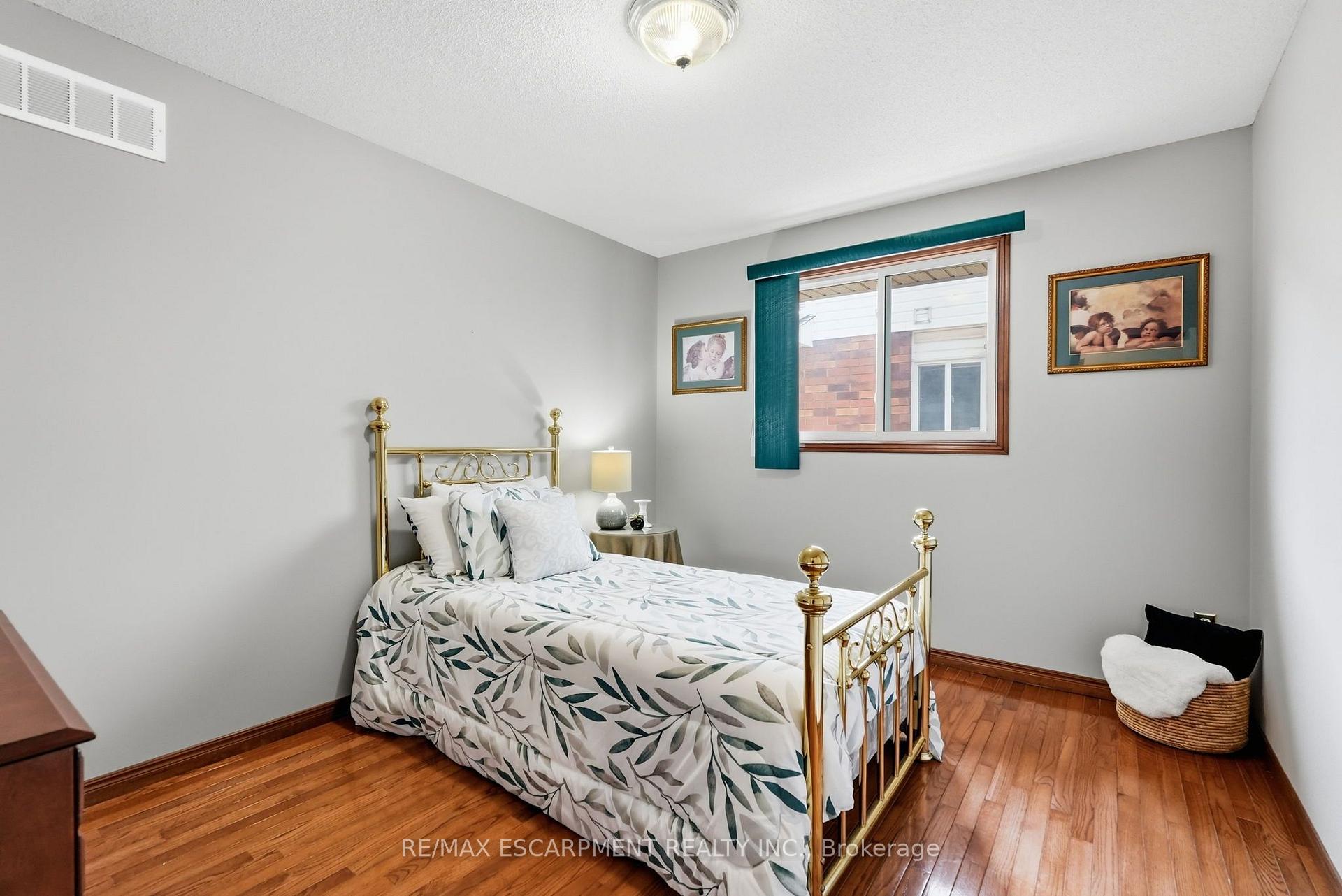 Photo 19 of 210 Bastille Street, Hamilton, Barnstown — HOMEH