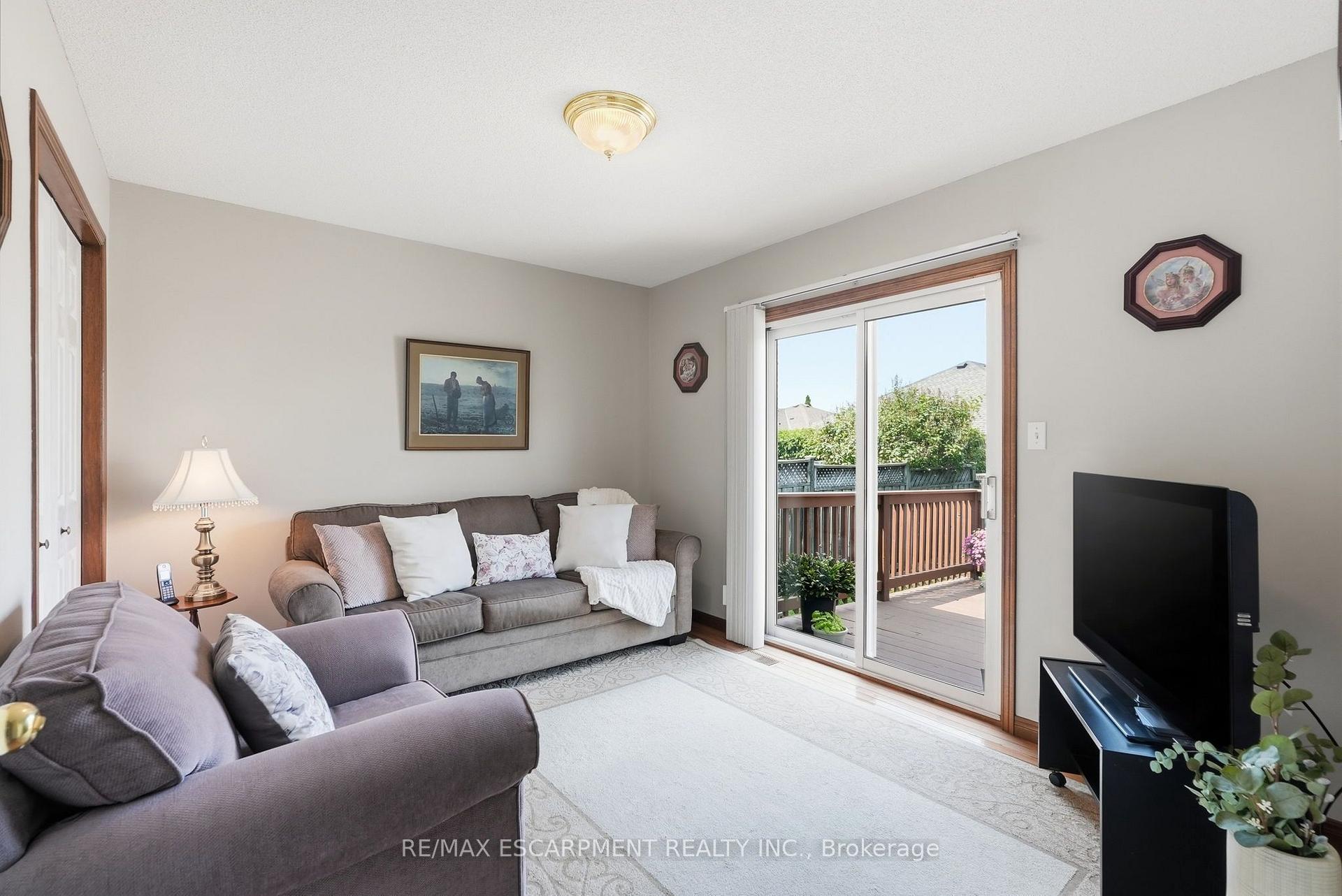 Photo 21 of 210 Bastille Street, Hamilton, Barnstown — HOMEH
