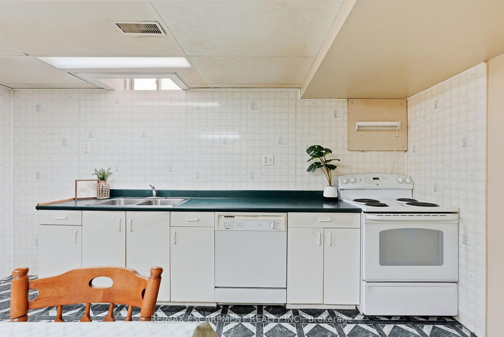 Photo 28 of 210 Bastille Street, Hamilton, Barnstown — HOMEH